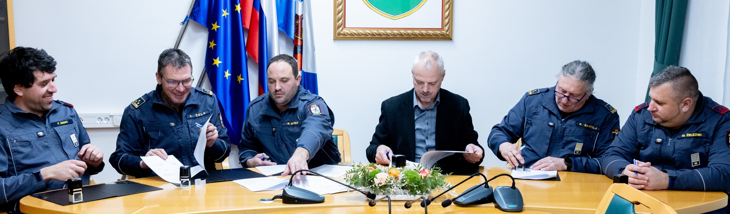 Podpis pogodbe o opravljanju lokalne javne gasilske službe v občini Pivka za leto 2026