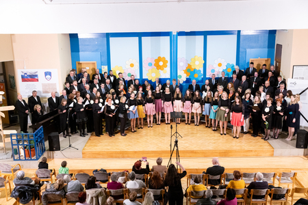 skupinska fotografija pevskih zasedb