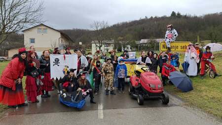 Vesela pustna poberija v Nadanjem selu