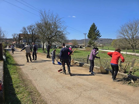 Čistilna akcija v Novi Sušici 
