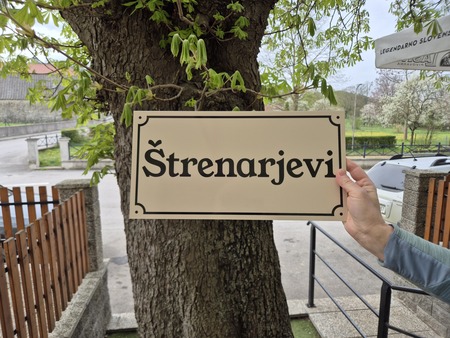 Hišna imena, tablica Štrenarjevi