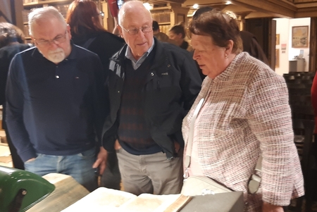 Ogled Valvasorjeve »Slave« iz graščine Ravne pri Pivki