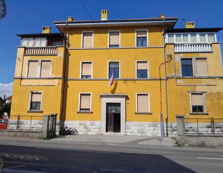 Fotografija stavbe - Snežniška 3., Pivka